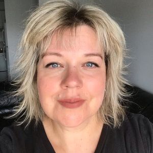 Meet your Posher, Caroline